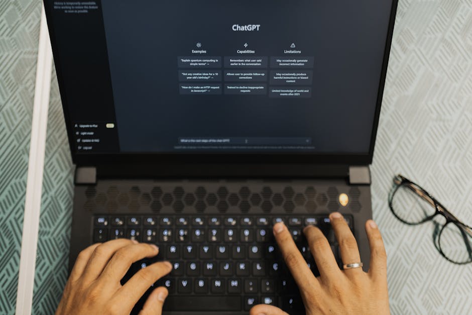 Persona usando una tableta con interfaz de IA generativa